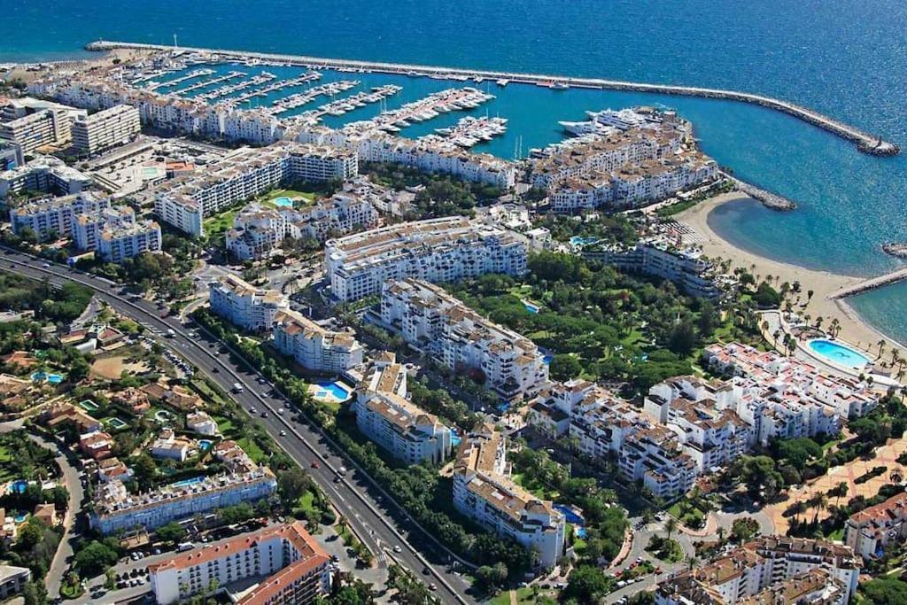 Banus Elegant Modern *