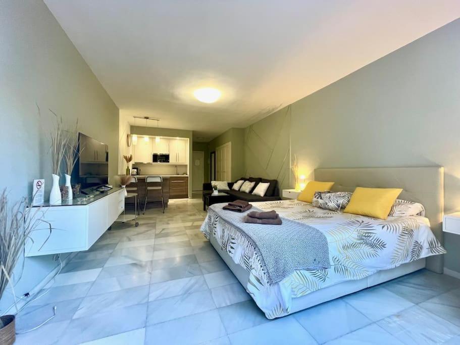 Banus Elegant Modern Apartment *