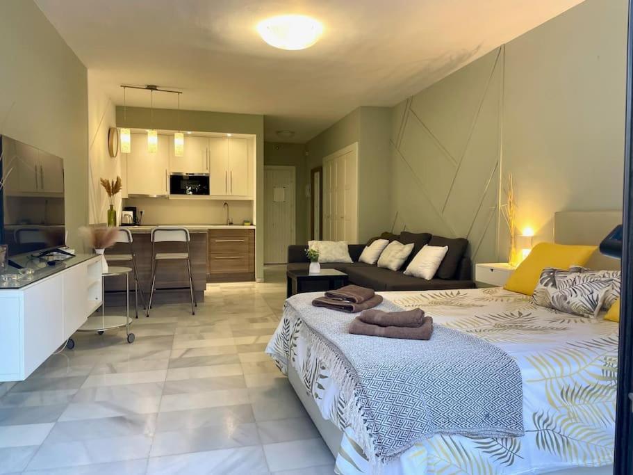 Banus Elegant Modern Apartment *
